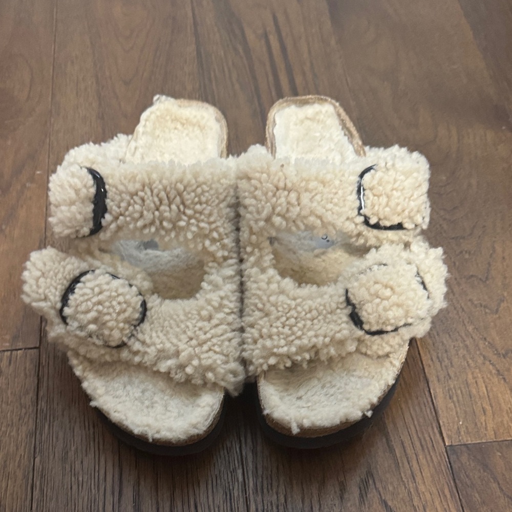 Women’s Fuzzy Birkenstocks